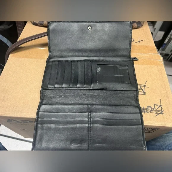 Coach wallet - Picture 2 of 3